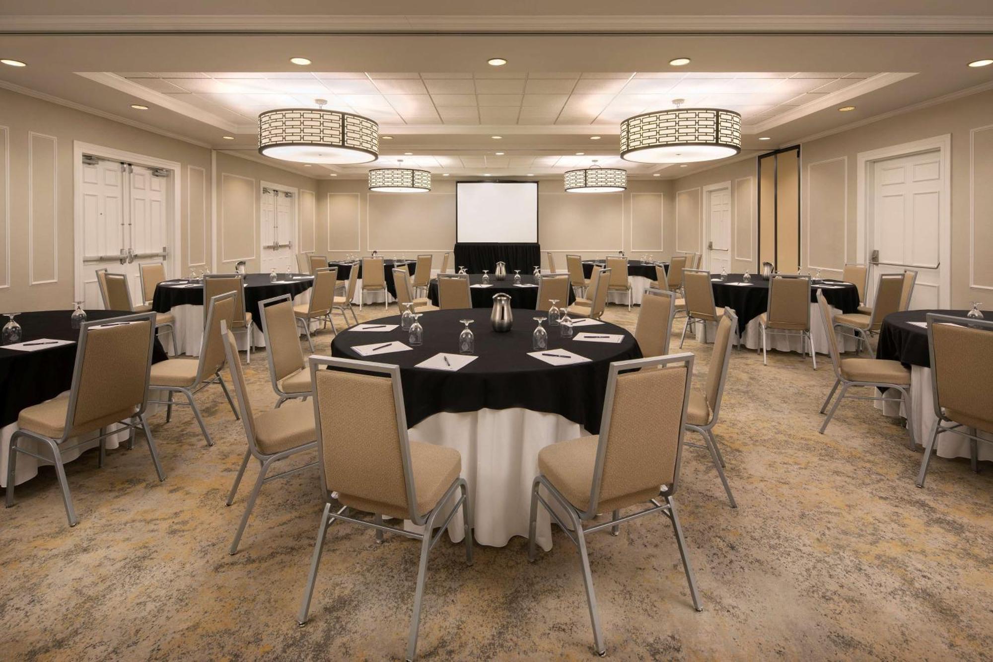 Doubletree By Hilton Atlanta/roswell - Alpharetta Area 4* Roswell