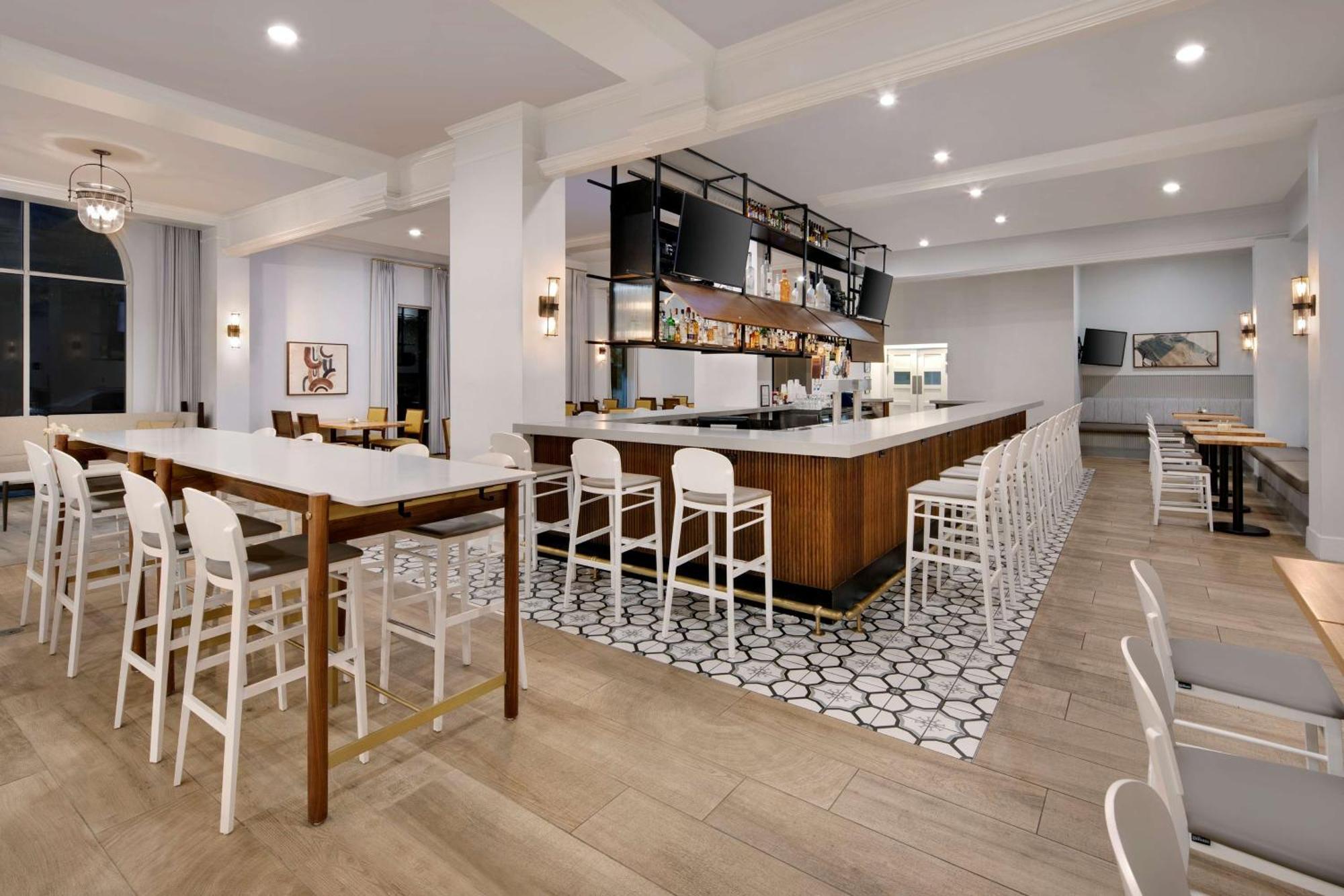 Hotel Doubletree By Hilton Atlanta/roswell - Alpharetta Area