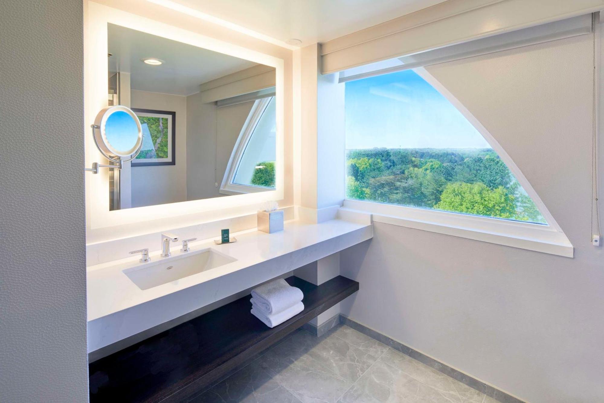 Doubletree By Hilton Atlanta/roswell - Alpharetta Area 4*